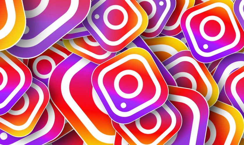 Pile of Instagram logos
